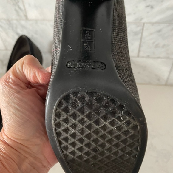 Aerosole pump with peekaboo toe, size 7 - Picture 4 of 5